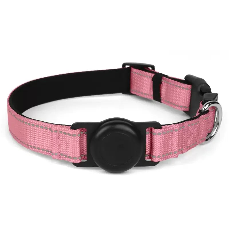 Collier pour chien avec traceur GPS intégré.