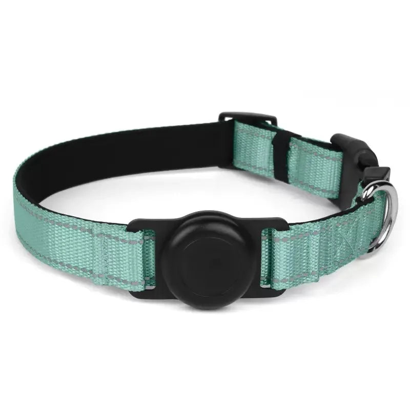 Collier pour chien avec traceur GPS intégré.